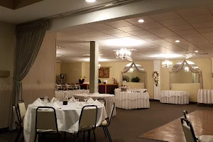 Enzo's Restaurant & Banquet image