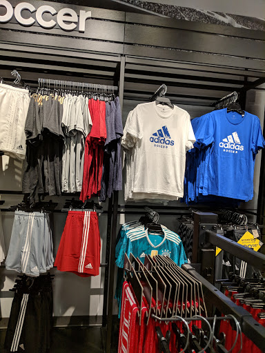 Sportswear Store «Columbia Sportswear Outlet at The Outlet Shoppes at Gettysburg», reviews and photos, 1863 Gettysburg Village Dr, Gettysburg, PA 17325, USA