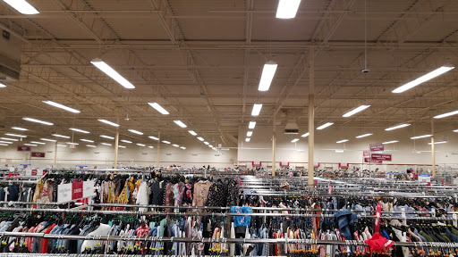 Clothing Store «Burlington Coat Factory», reviews and photos, 6900 Chestnut St, Gilroy, CA 95020, USA