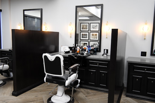 Barber Shop «Churchills BarberShop», reviews and photos, 12 SE 1st St, Miami, FL 33131, USA