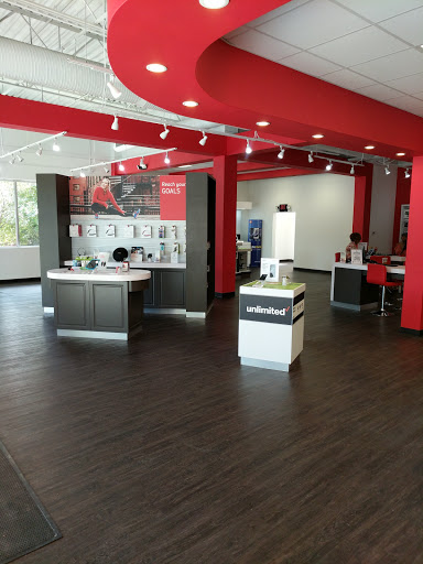 Cell Phone Store «Roswell Verizon Wireless», reviews and photos, 660 W Crossville Rd #100, Roswell, GA 30075, USA