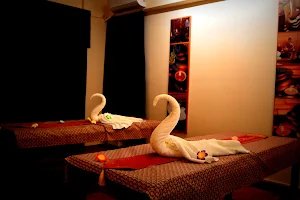 Sawadeethaimassage image