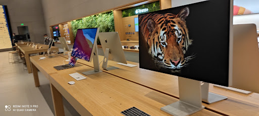 Apple Third Street Promenade image