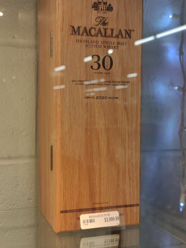 Liquor Store «Yankee Spirits», reviews and photos, 376 Main St, Sturbridge, MA 01566, USA