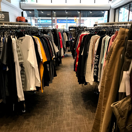 Department Store «Nordstrom Rack Chestnut Street», reviews and photos, 1700 Chestnut St, Philadelphia, PA 19103, USA