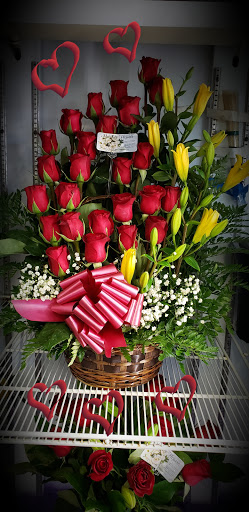 Magdas Flowers image