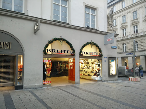 Breiter Hut & Mode 