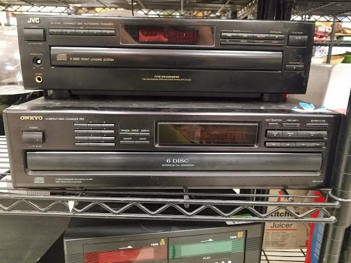 Thrift Store «Gilbert & Guadalupe Goodwill Retail Store & Donation Center», reviews and photos, 868 N Gilbert Rd, Gilbert, AZ 85234, USA