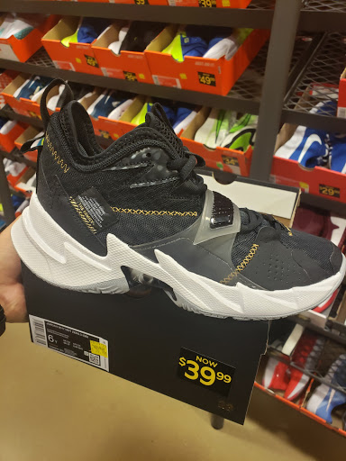 Clothing Store «Nike Factory Store», reviews and photos, 2700 Potomac Mills Cir #511, Woodbridge, VA 22192, USA