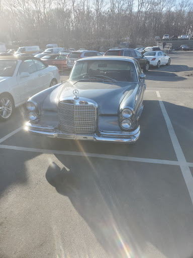 Mercedes Benz Dealer «Viti Mercedes-Benz», reviews and photos, 975 Fish Rd, Tiverton, RI 02878, USA