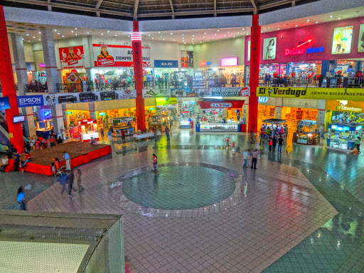Shopping centres in Managua