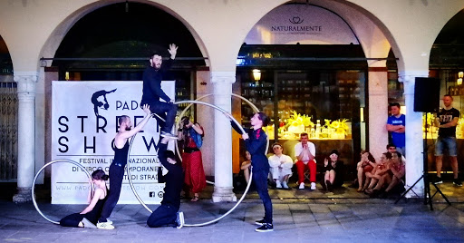 Padova Street Show (Office)