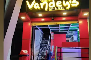 Vandey's cafe image