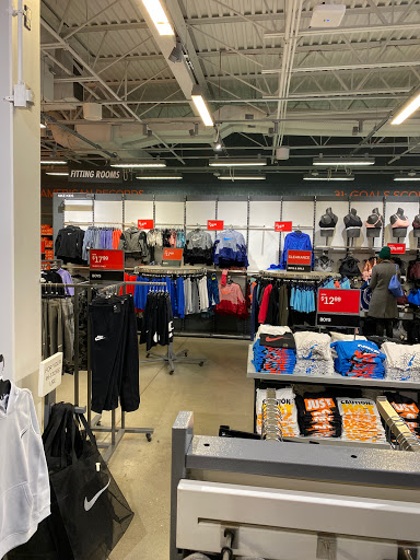 Sporting Goods Store «Nike Factory Store», reviews and photos, 1 Premium Outlet Blvd #699, Tinton Falls, NJ 07753, USA