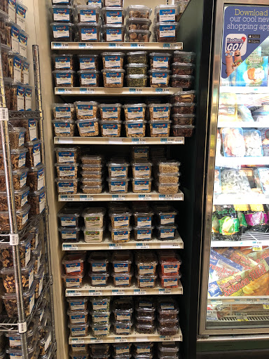 Grocery Store «Foodtown of Bainbridge», reviews and photos, 283 E 204th St, Bronx, NY 10467, USA