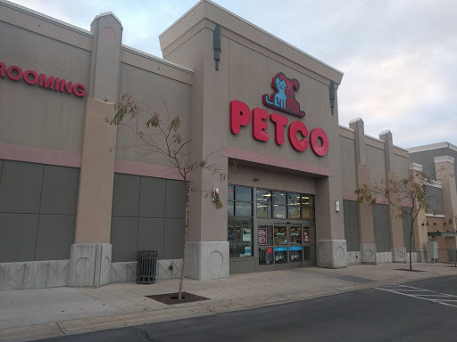 Pet Supply Store «Petco Animal Supplies», reviews and photos, 11639 S Pkwy Plaza Dr, South Jordan, UT 84095, USA