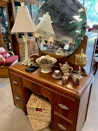 Thrift Store «Empty the Nest», reviews and photos, 8812 7th Ave N, Golden Valley, MN 55427, USA