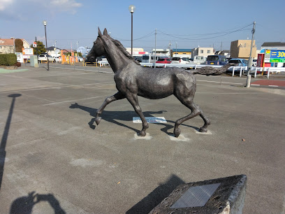 野馬のモニュメント