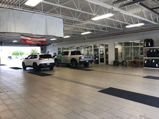 Car Dealer «Mike Brown Chrysler Dodge Jeep», reviews and photos, 4970 E Hwy 377, Granbury, TX 76049, USA