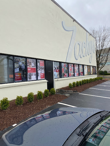 Liquor Store «Zachys Wine & Liquor», reviews and photos, 16 East Pkwy, Scarsdale, NY 10583, USA