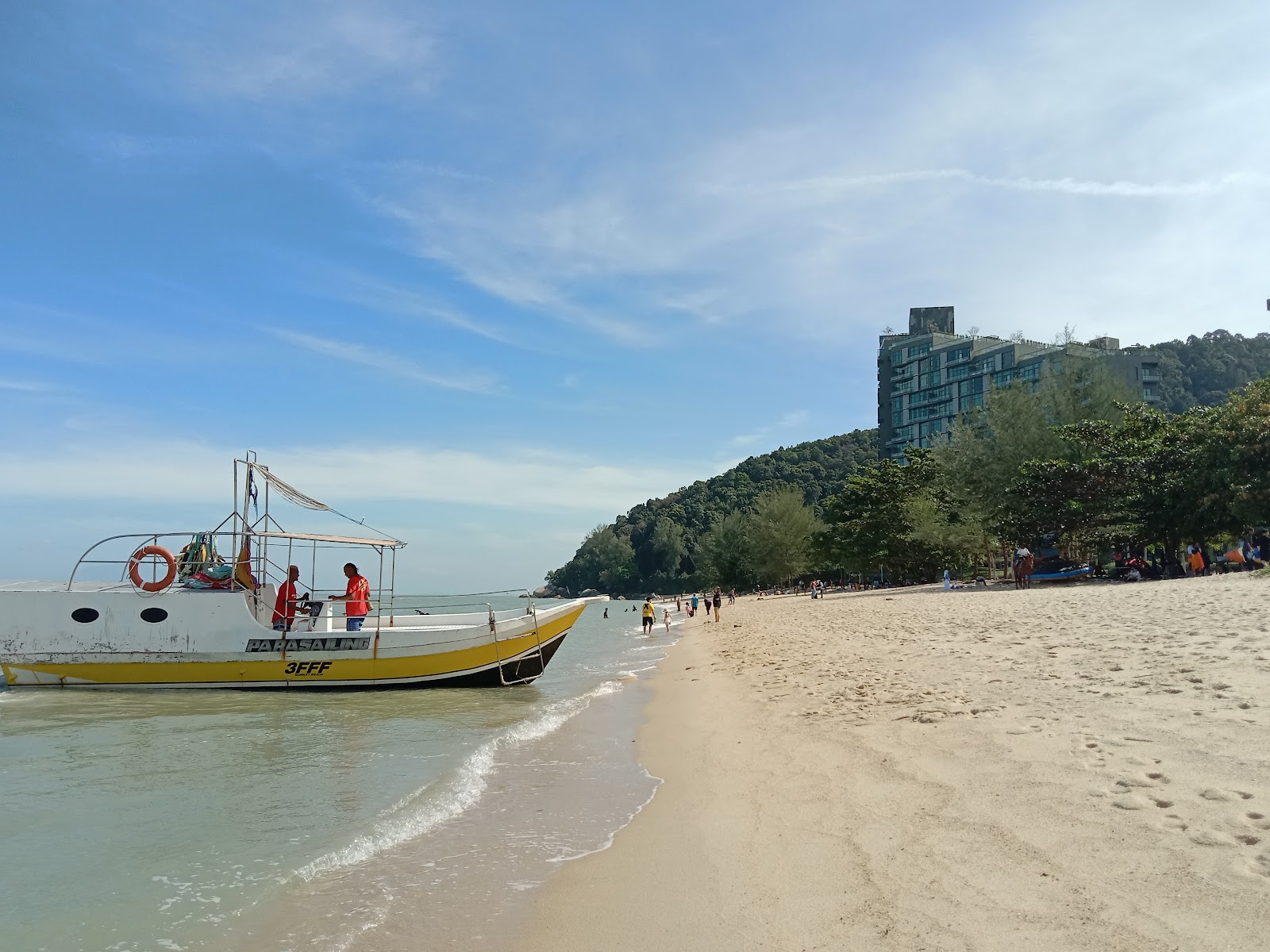 Fotografija Teluk Bahang Beach z visok stopnjo čistoče