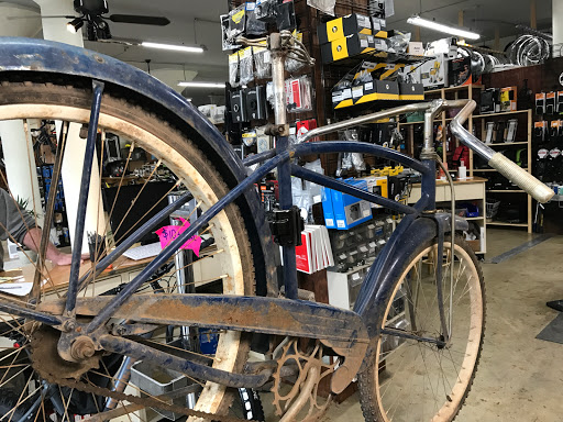 Bicycle Store «Cosmic Bikes Inc.», reviews and photos, 4641 N Milwaukee Ave, Chicago, IL 60630, USA