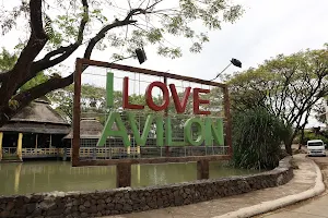 Avilon Zoo image