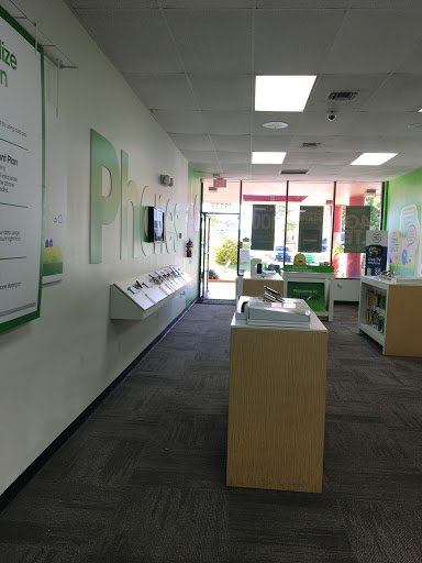 Cell Phone Store «Cricket Wireless Authorized Retailer», reviews and photos, 19337 S Dixie Hwy, Cutler Bay, FL 33157, USA