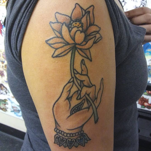 Tattoo Shop «Body Revolution and Body Piercing», reviews and photos, 7726 Lakeshore Blvd, Mentor, OH 44060, USA