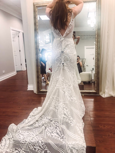 Bridal Shop «Bella Bianca Bridal», reviews and photos, 17W527 E Roosevelt Rd, Oakbrook Terrace, IL 60181, USA