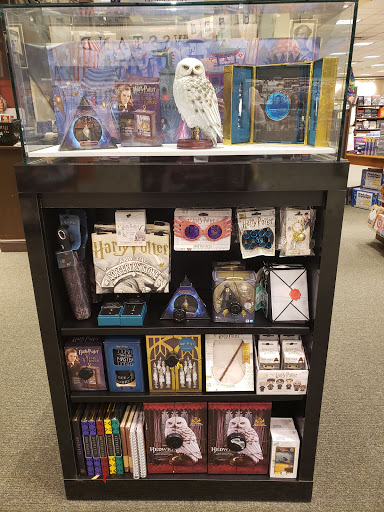 Book Store «Barnes & Noble», reviews and photos, 624 S Green River Rd, Evansville, IN 47715, USA