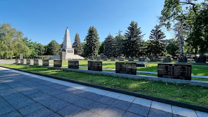 Szovjet katonai temető és emlékmű