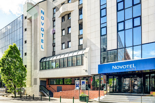 hôtels Novotel Suresnes