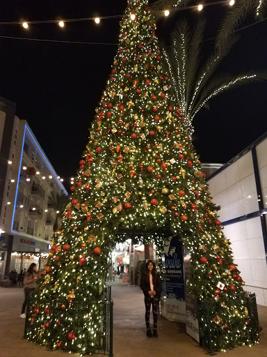 Clothing Store «Ross Dress for Less», reviews and photos, 349 N San Fernando Blvd, Burbank, CA 91502, USA