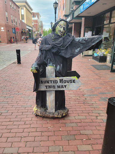 Shopping Mall «Museum Place Mall», reviews and photos, 1 Church St, Salem, MA 01970, USA