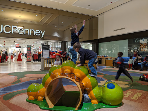 Shopping Mall «Charlottesville Fashion Square», reviews and photos, 1600 Rio Rd E, Charlottesville, VA 22901, USA