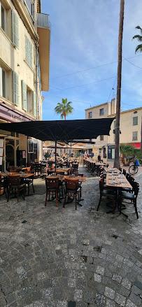 Atmosphère du Restaurant français Restaurant le Provençal à Sanary-sur-Mer - n°4