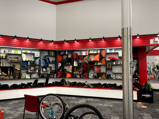 Thrift Store «The Salvation Army Family Store & Donation Center», reviews and photos, 823 E Auburn Rd, Rochester Hills, MI 48307, USA