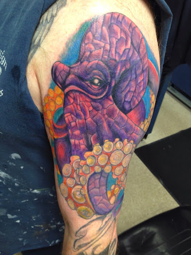 Body Piercing Shop «The Upper Darby Inkwell Tattoo and Body Piercing», reviews and photos, 3726 Garrett Rd, Drexel Hill, PA 19026, USA