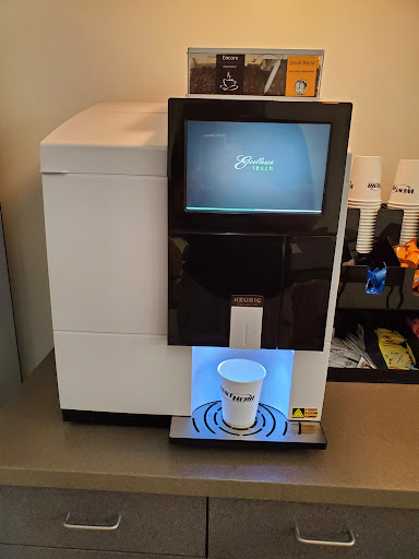 Car Dealer «Vanderstyne Toyota», reviews and photos, 4374 W Ridge Rd, Rochester, NY 14626, USA