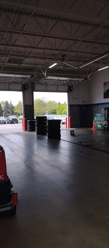 Car Dealer «Gurnee Chrysler Jeep Dodge Ram», reviews and photos, 7255 Grand Ave, Gurnee, IL 60031, USA