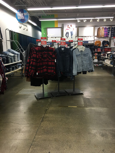 Clothing Store «Old Navy», reviews and photos, 2899 El Camino Real, Tustin, CA 92782, USA