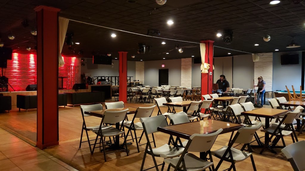 Red House Bar & Café 06810