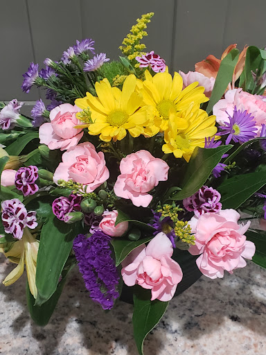 Florist «Carrolls Florist of Beverly», reviews and photos, 385 Cabot St, Beverly, MA 01915, USA