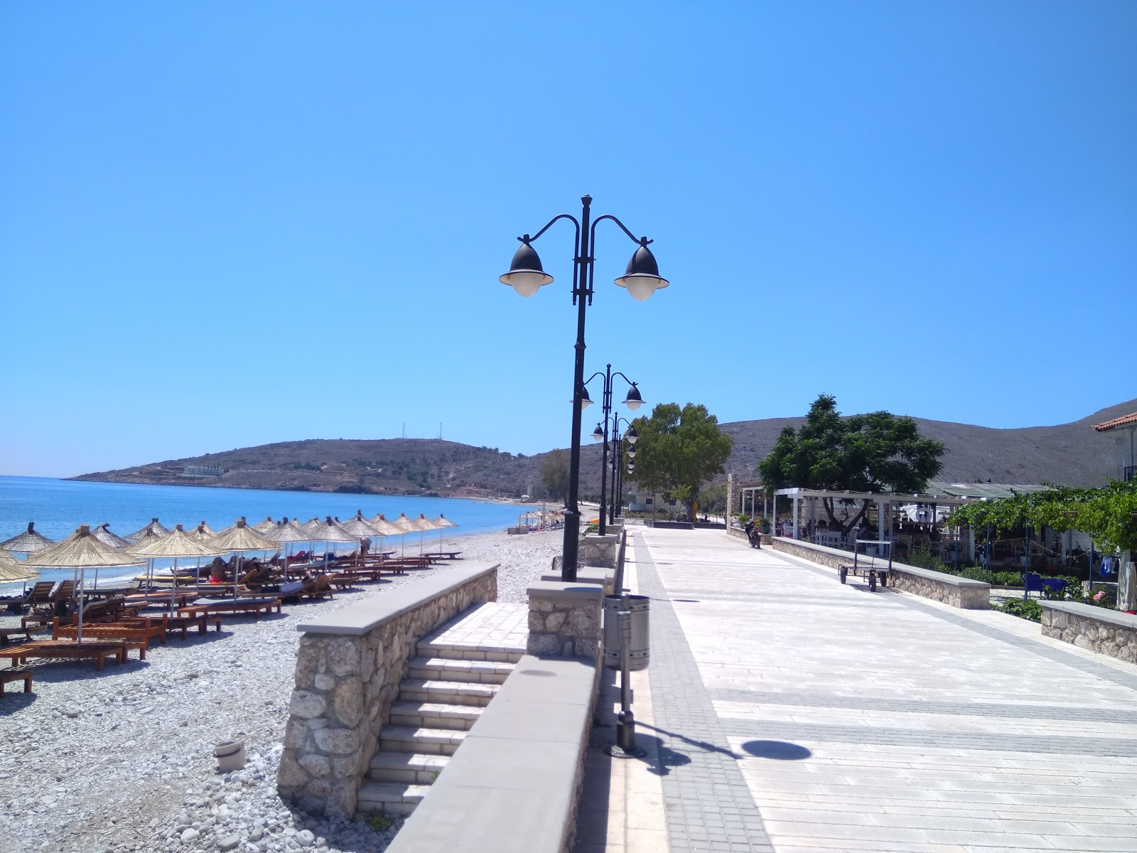 Qeparo beach'in fotoğrafı kısmen tatil bölgesi