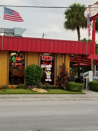 Donut Shop «Dandee Donut Factory», reviews and photos, 1900 E Atlantic Blvd, Pompano Beach, FL 33060, USA