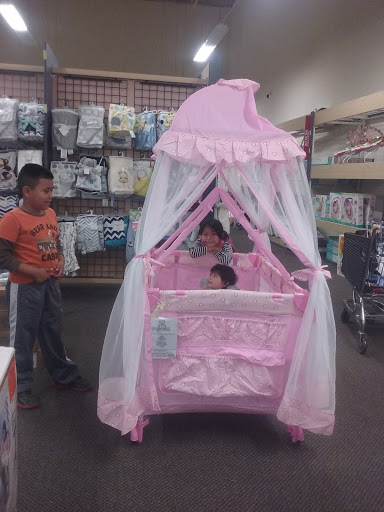 Clothing Store «Burlington Coat Factory», reviews and photos, 250 S Randall Rd, Elgin, IL 60123, USA