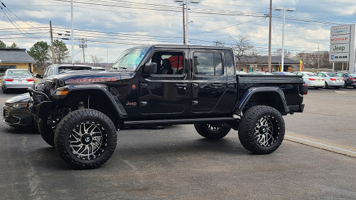 Car Dealer «Falls Chrysler Jeep Dodge», reviews and photos, 4100 State Rd, Cuyahoga Falls, OH 44223, USA