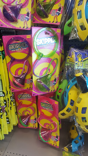 Variety Store «Five Below», reviews and photos, 30 Highland Common E, Hudson, MA 01749, USA