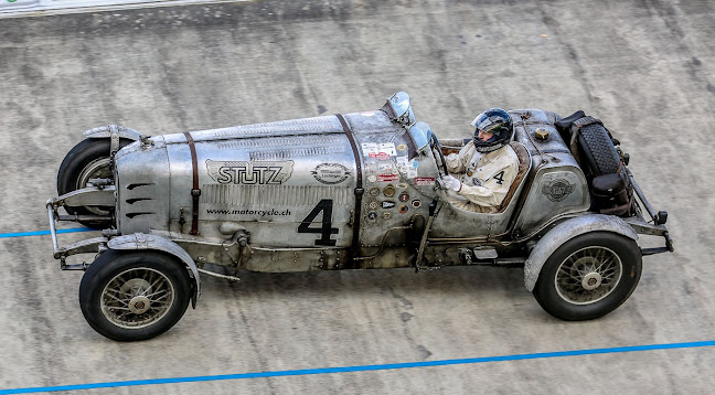 Rezensionen über Lüchinger Classic Motors AG in La Chaux-de-Fonds - Motorradhändler